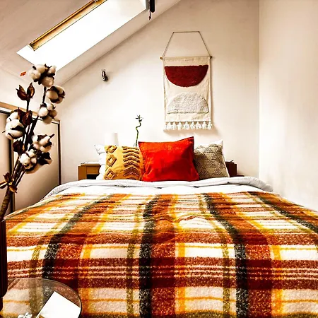 Family Nest Old Town Apartment
