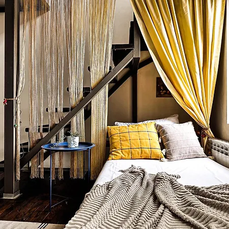Family Nest Old Town Apartment